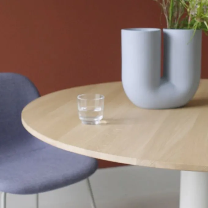 Midst Table