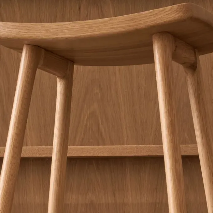 Odd Tabouret