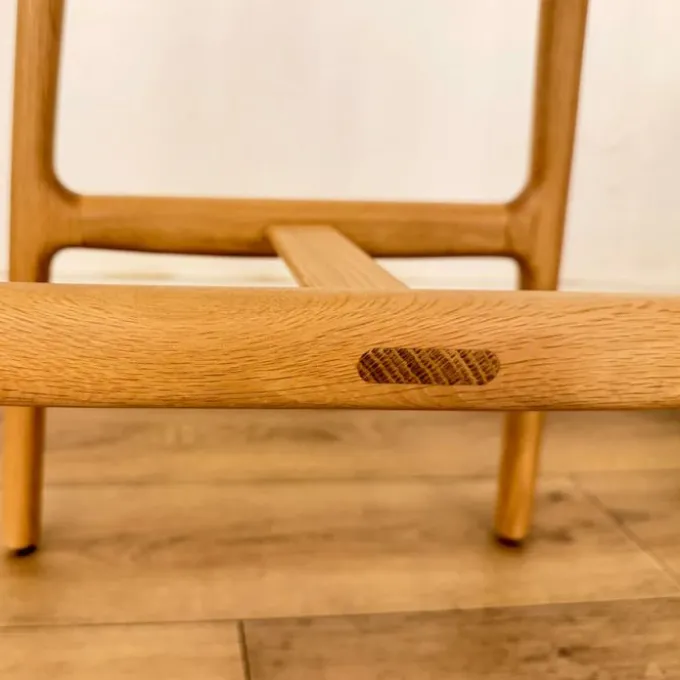 Odd Tabouret