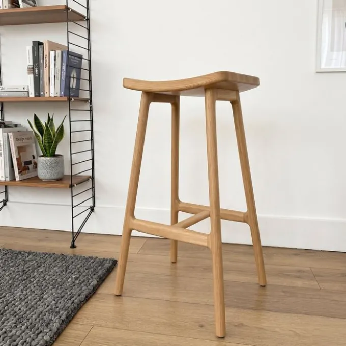 Odd Tabouret