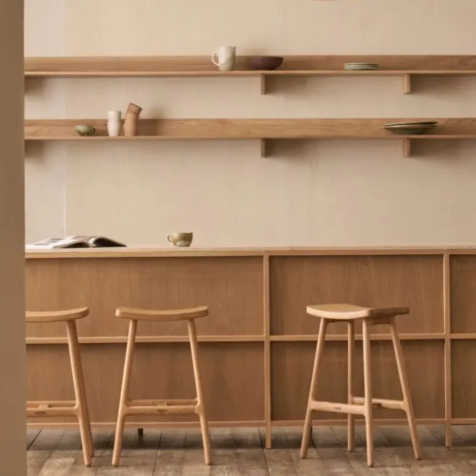 Odd Tabouret