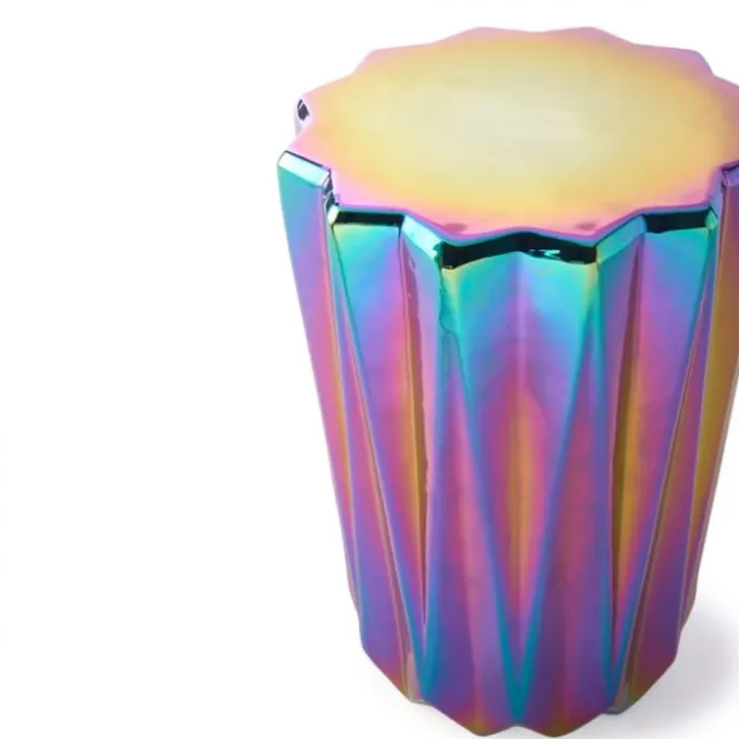 Oily Folds Stool