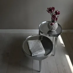 Phantom Table
