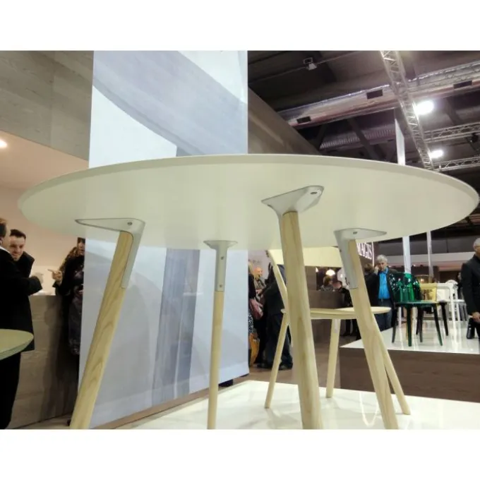 Pilo Table