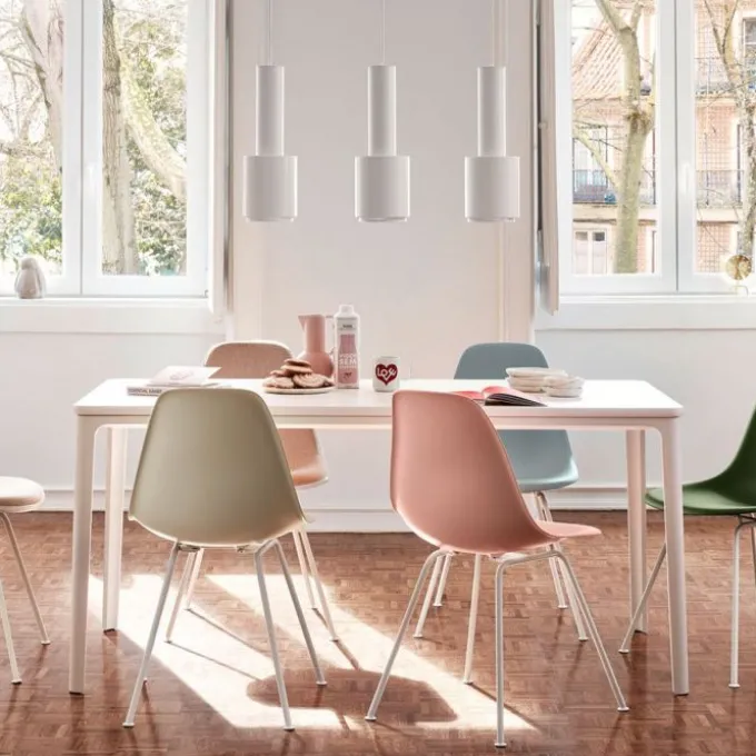 Plate Dining Table