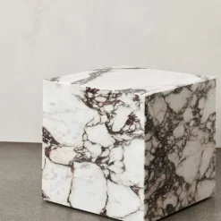 Plinth Cubique