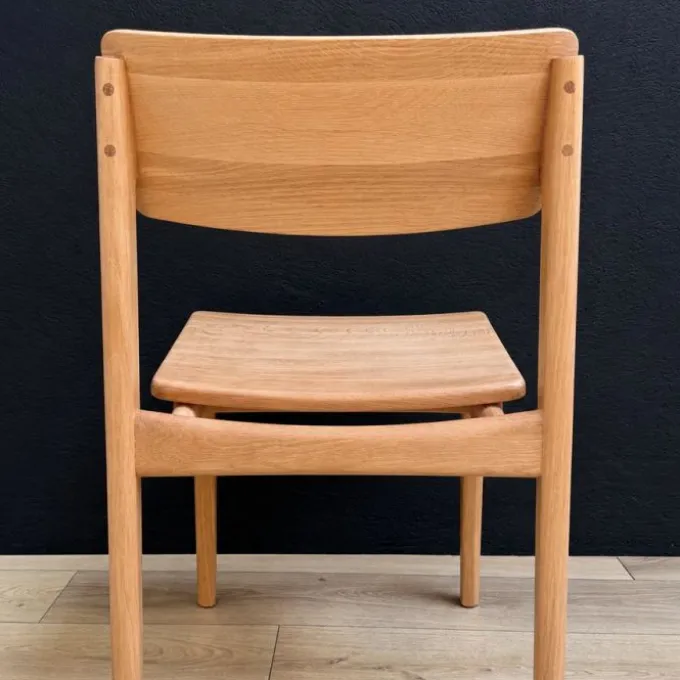 Poise Chaise