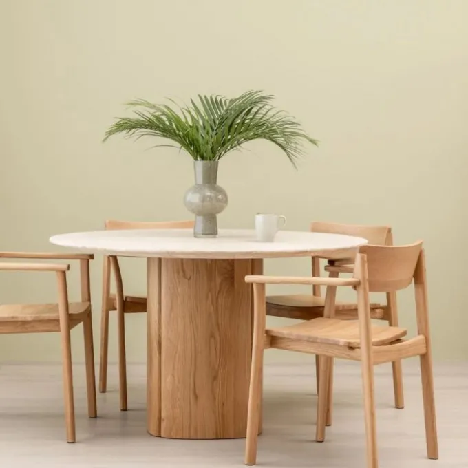 Poise Chaise