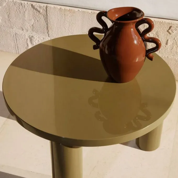 Post table basse