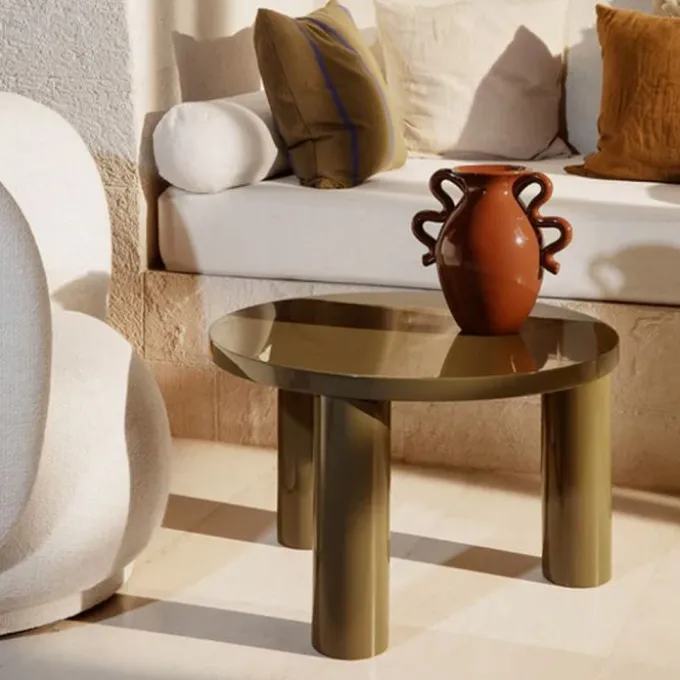 Post table basse