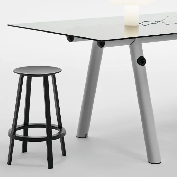 Revolver Tabouret