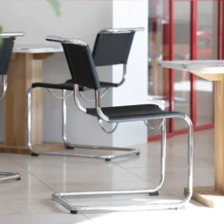 S 33 chaise cantilever