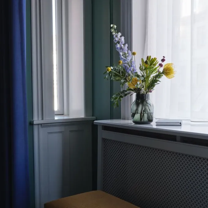 Silent Vase