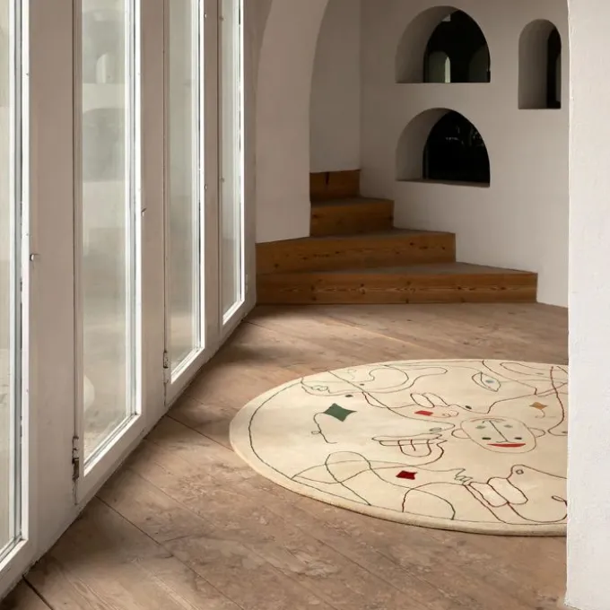 Silhouette Tufting Circular