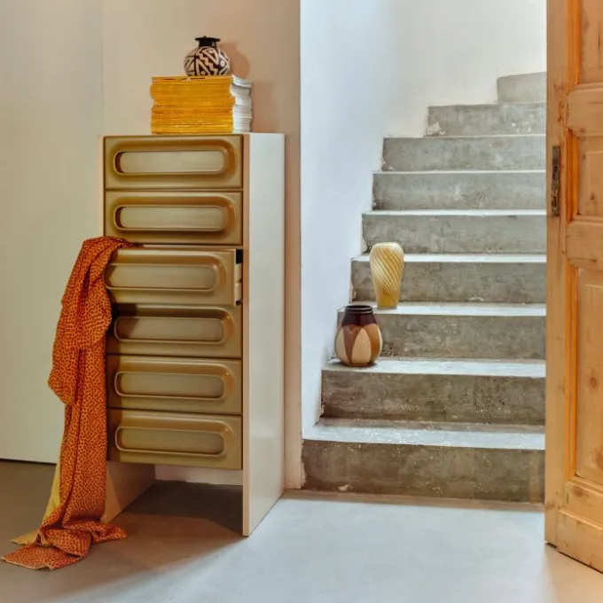 Space armoire