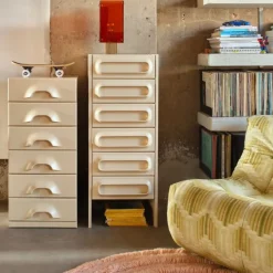 Space armoire