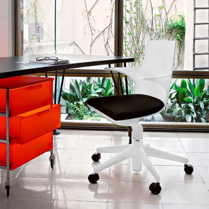 Spoon chair