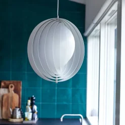 Suspension Moon