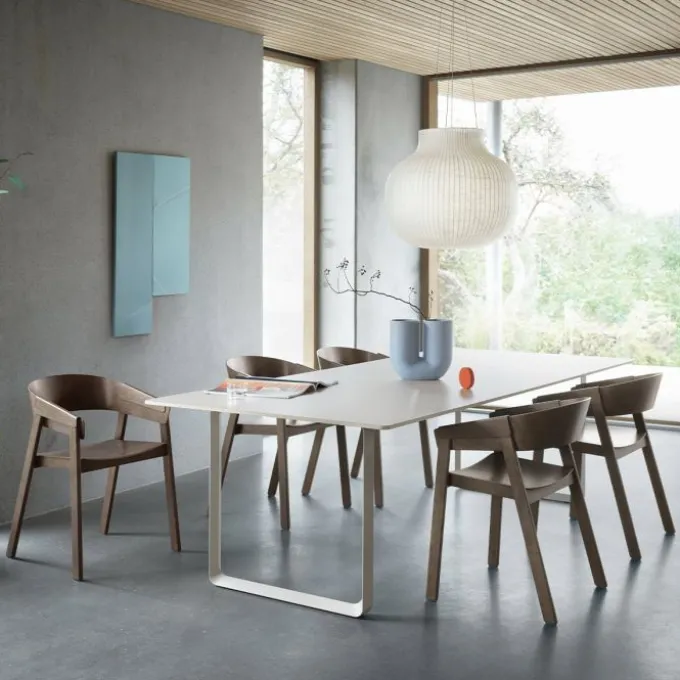 70/70 Table