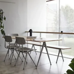 Table Pyramide 02