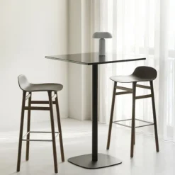 Tabouret de bar Form pied en chêne noir