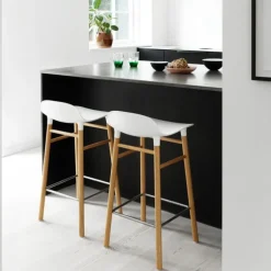 Tabouret de bar Form pieds en bois