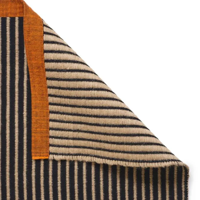 Tapis noir Line - New Zealand Wool