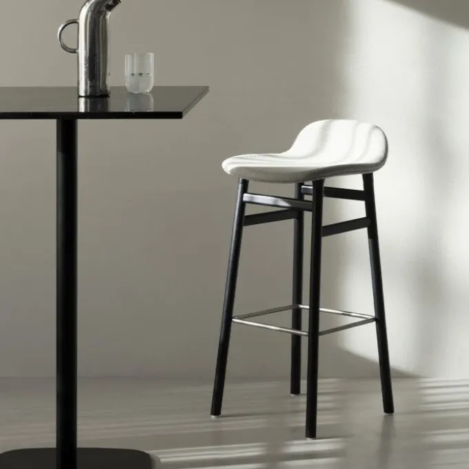 Tarouret de bar Form pieds en noyer