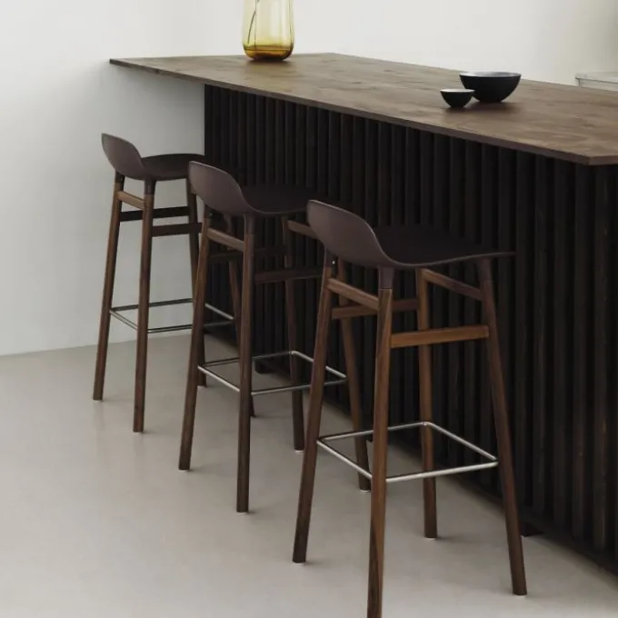 Tarouret de bar Form pieds en noyer