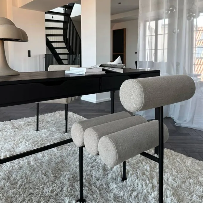 The Hiro Chaise