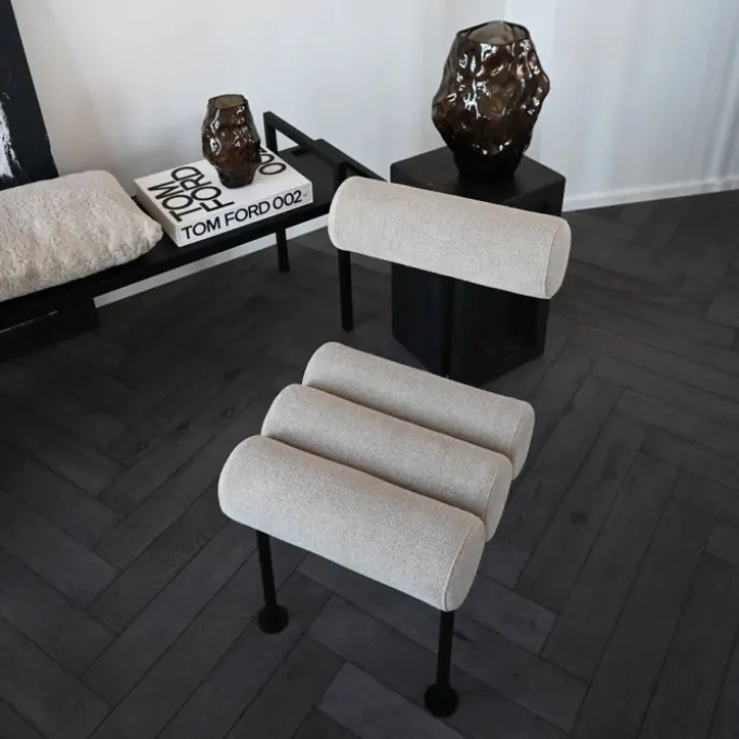 The Hiro Chaise