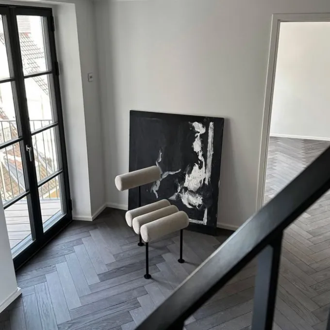 The Hiro Chaise