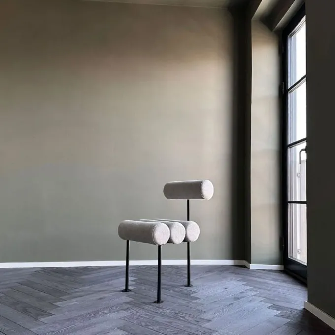 The Hiro Chaise
