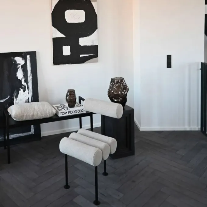 The Hiro Chaise