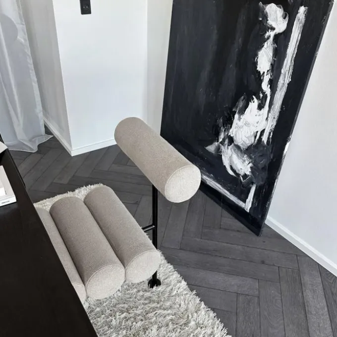 The Hiro Chaise