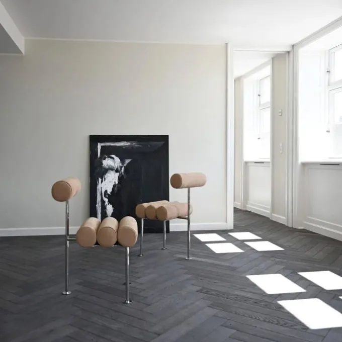 The Hiro Chaise