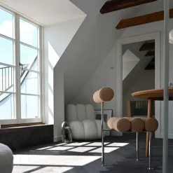 The Hiro Chaise
