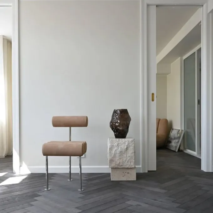 The Hiro Chaise