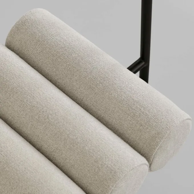 The Hiro Chaise