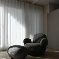 Toe Armchair
