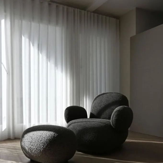 Toe Armchair