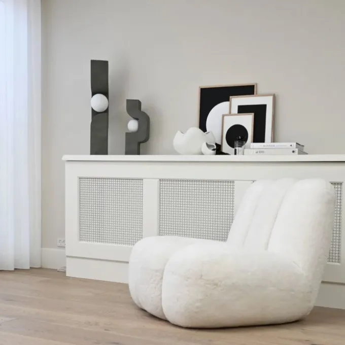 Toe Lounge Chair
