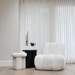 Toe Lounge Chair
