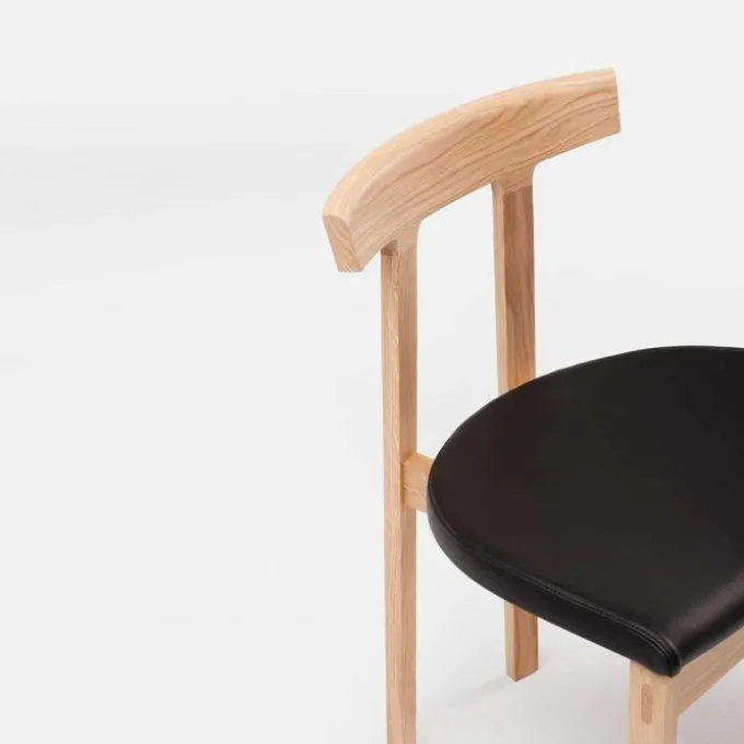 Torii Chaise