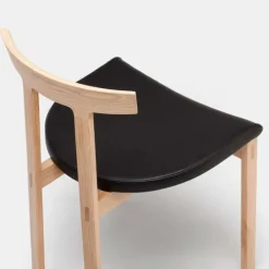 Torii Chaise