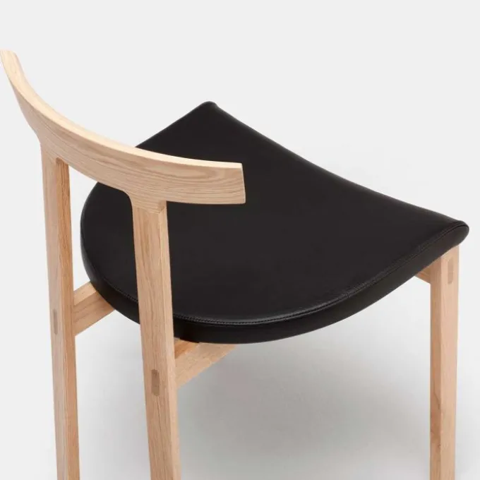 Torii Chaise