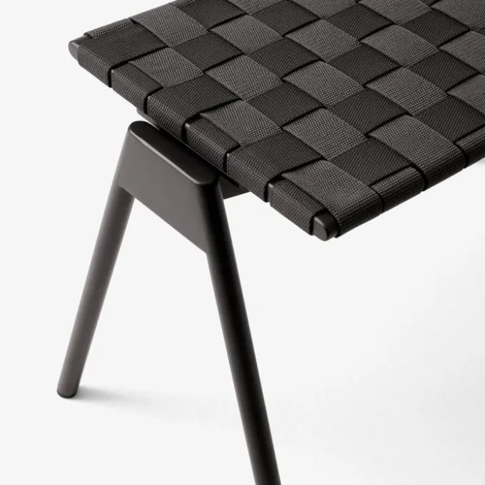Ville AV46 Ottoman