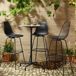 Wire stool