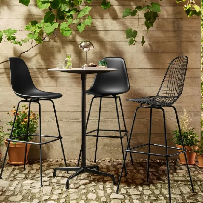 Wire stool